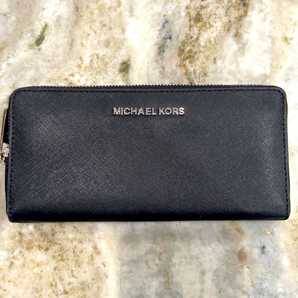 Micheal Kors wallet